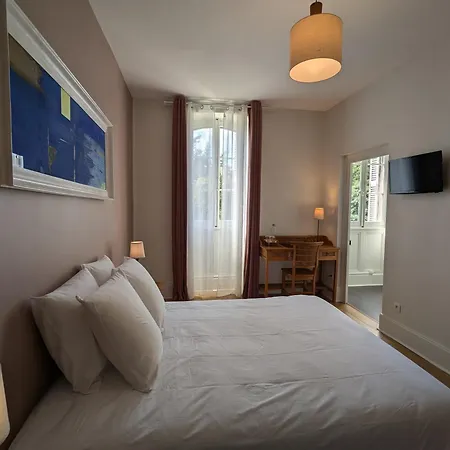 Bed and Breakfast Domaine Du Faure à Chadurie Chambre photo